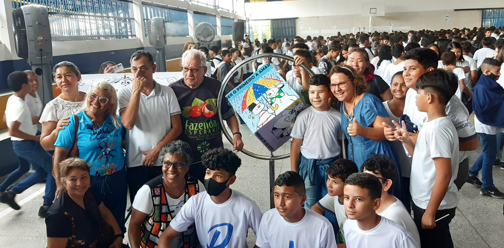Teens in Manaus, Brazil, in the Amazon Basin, collaborated with the city to install a "peace cube" as part of the local 2023 Run4Unity. (Courtesy of Focolare Movement)