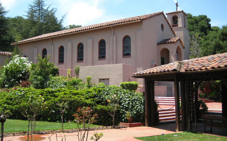 The Rossi Chapel at the Jesuit Retreat Center of Los Altos, Calif. (Photos by Br. Thomas Koller, SJ)