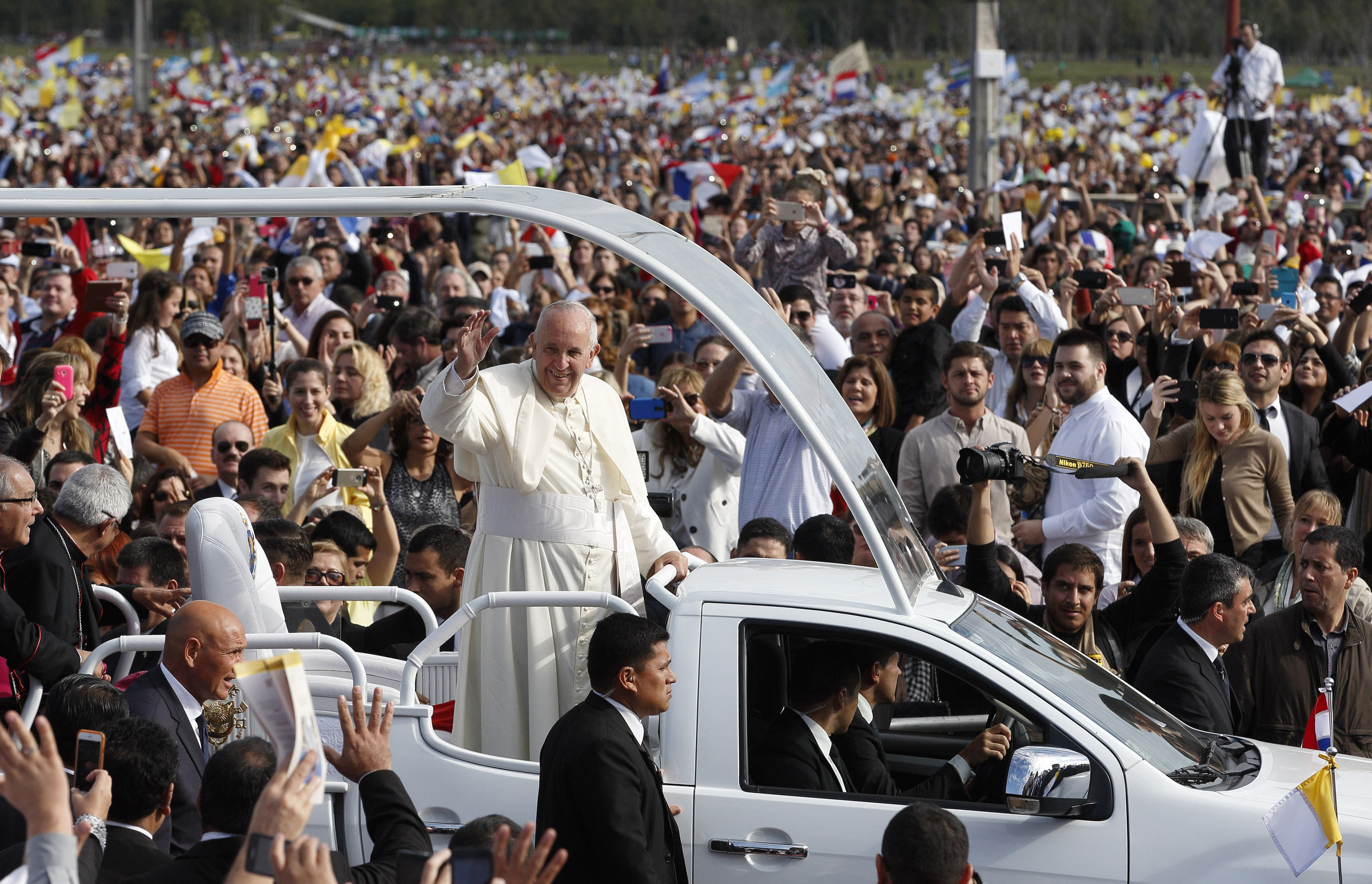 Pope Francis arrives to celebrate Mass in Nu Guazu Park in Asuncion, Paraguay, July 12. (CNS/Paul Haring)
