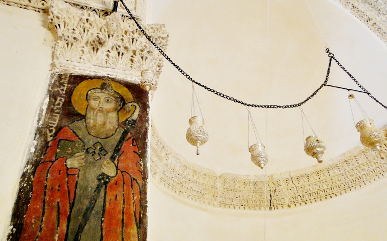 Chapel interior at Deyrul Zafaran, an ancient Syriac monastery in Turkey (Flickr/Adam Jones)