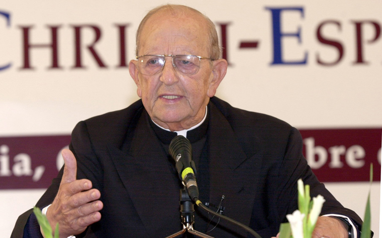 Fr. Marcial Maciel Degollado, founder of the Legionaries of Christ, speaks at a conference in Madrid, Spain, in 2001. (CNS/EFE/J.L. Pino)