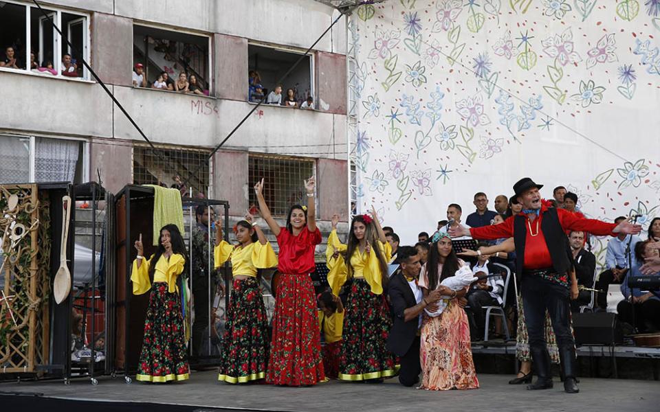  Performers entertain before Pope Francis' meeting with the Roma community in the Luník IX neighborhood in Košice, Slovakia, Sept. 14. (CNS/Paul Haring)