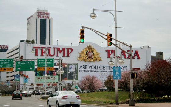 The now-closed Trump Plaza Hotel and Casino in Atlantic City, New Jersey, in 2008 (Wikimedia Commons/Ron Miguel)