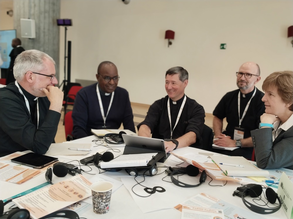 Global group of pastors looks at parishes, synodality and mission ...