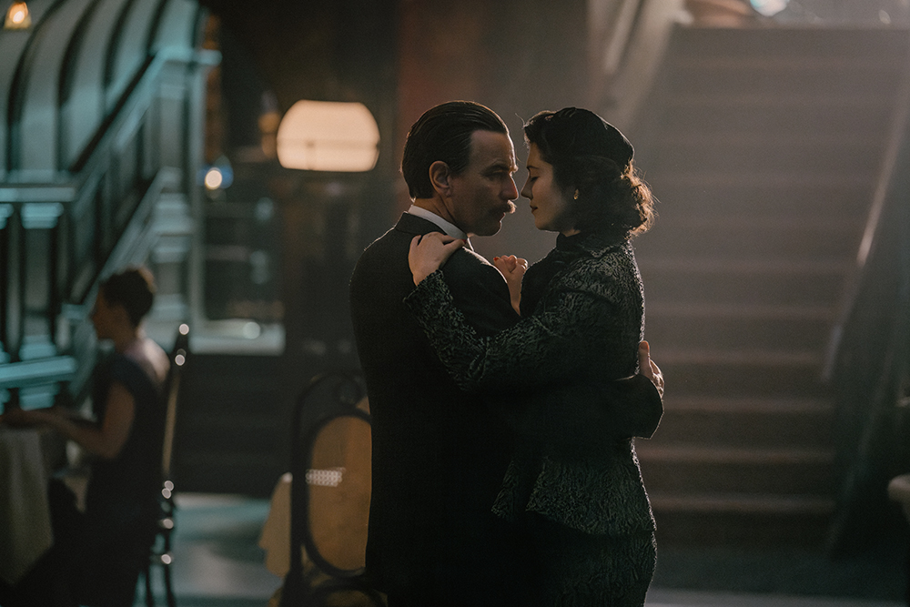 Ewan McGregor as Count Rostov and Mary Elizabeth Winstead as Anna in "A Gentleman in Moscow." (Ben Blackall/Paramount+ with Showtime)