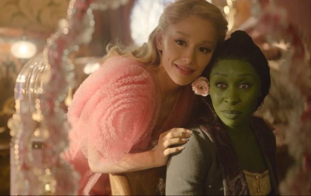 Glinda (Ariana Grande) and Elphaba (Cynthia Arivo) in "Wicked."