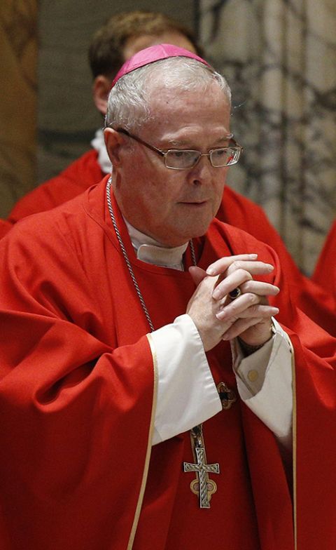 El obispo Michael Hoeppner de Crookston, Minnesota, concelebra la Misa en la Basílica de San Pablo Extramuros en Roma el 15 de enero de 2020. La renuncia del obispo Hoeppner fue aceptada por el Papa Francisco el 13 de abril de 2021. (CNS/Paul Haring)