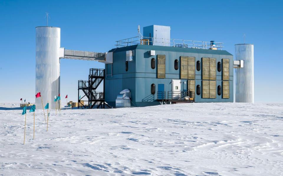 The IceCube Neutrino Observatory on Jan. 6, 2023, at the South Pole Station in Antarctica. (Wikipedia/Christopher Michel)