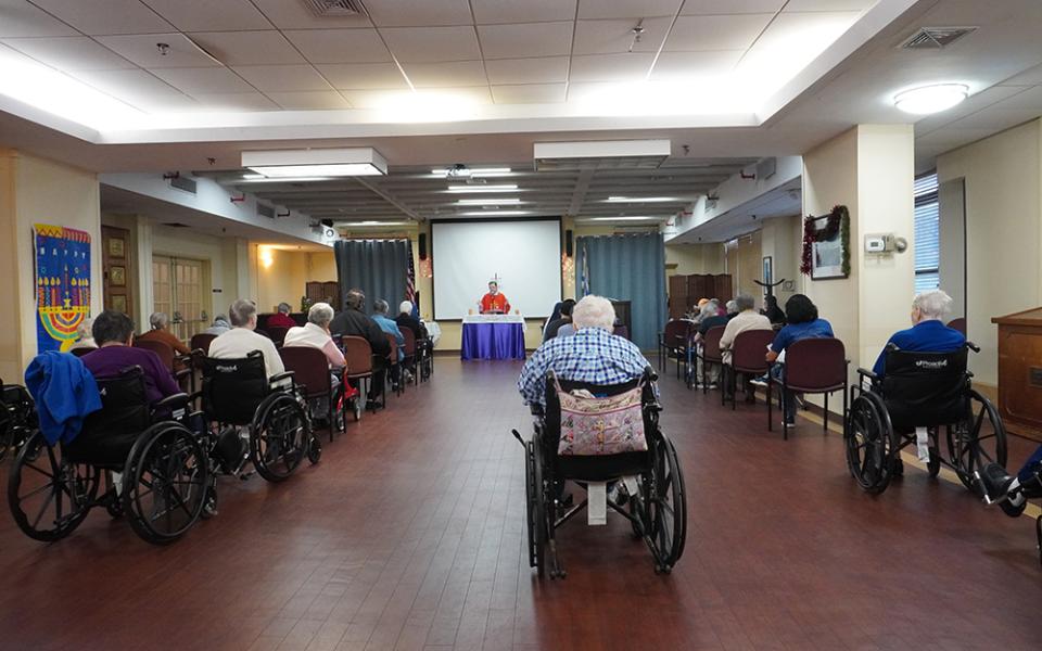 Retired nuns and Jewish residents attend a morning Mass at Kittay New Jewish Home in the Bronx, New York, Dec. 13, 2024. (NCR photo/Camillo Barone)